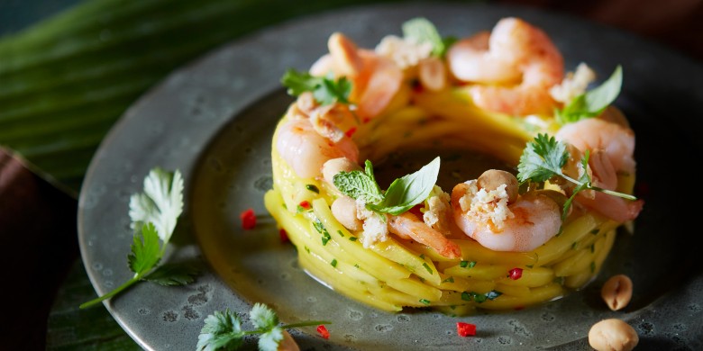 Groene-mangosalade met garnalen 