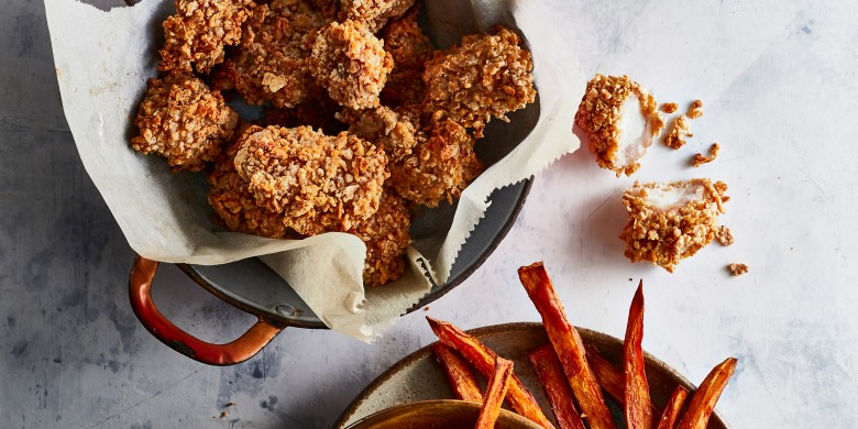 Homemade kipnuggets met zoete-aardappelfriet