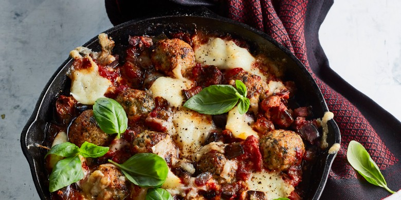 Italiaanse kipgehaktballetjes met aubergine en mozzarella