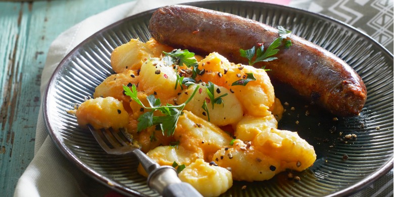 Romige gnocchi met zoete aardappel en saucijsjes 