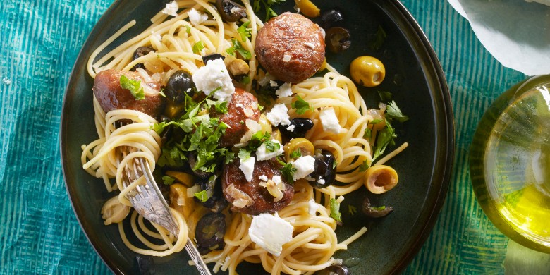 Spaghetti met gehaktballetjes en feta