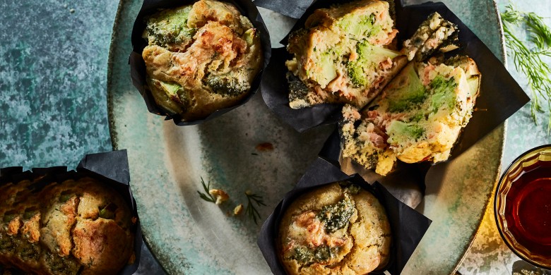 Zalmmuffins met broccoli 