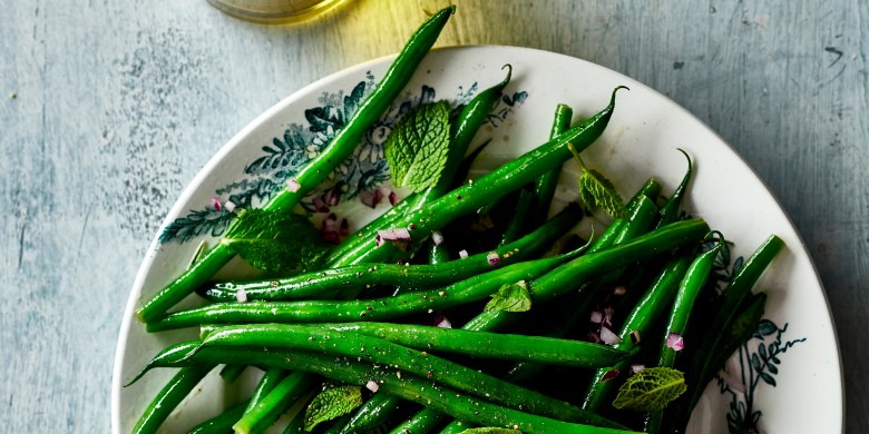 Sperziebonen met vinaigrette en munt