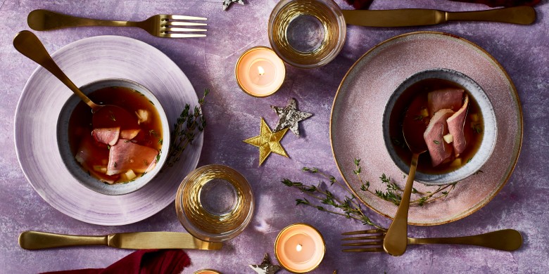Wildbouillon met gerookte eendenborst