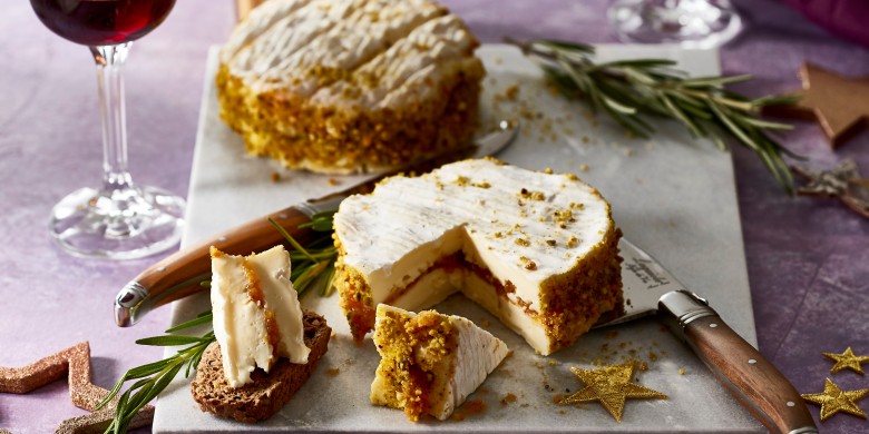 Camembert met abrikozen-dadelcrème