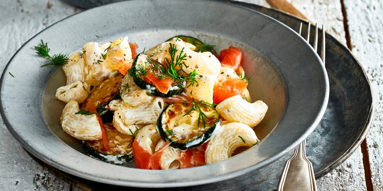 Macaroni met gerookte zalm en roomkaas 