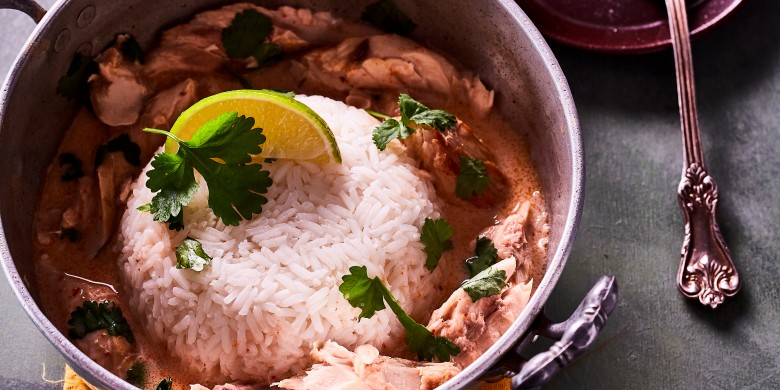 Makreelcurry  met komkommersalade 