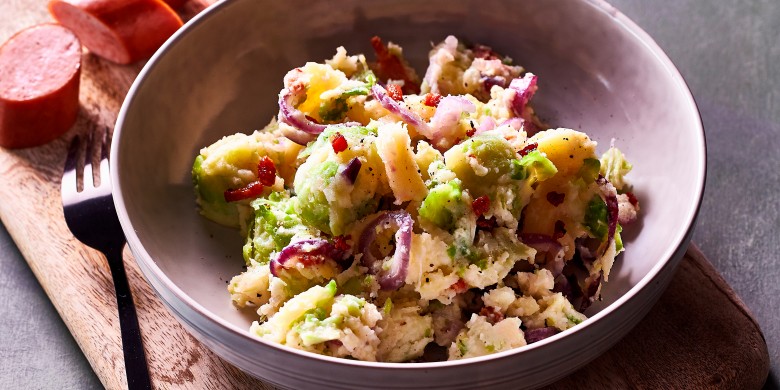 Uienstamppot  met spekjes, spruitjes en ananas 