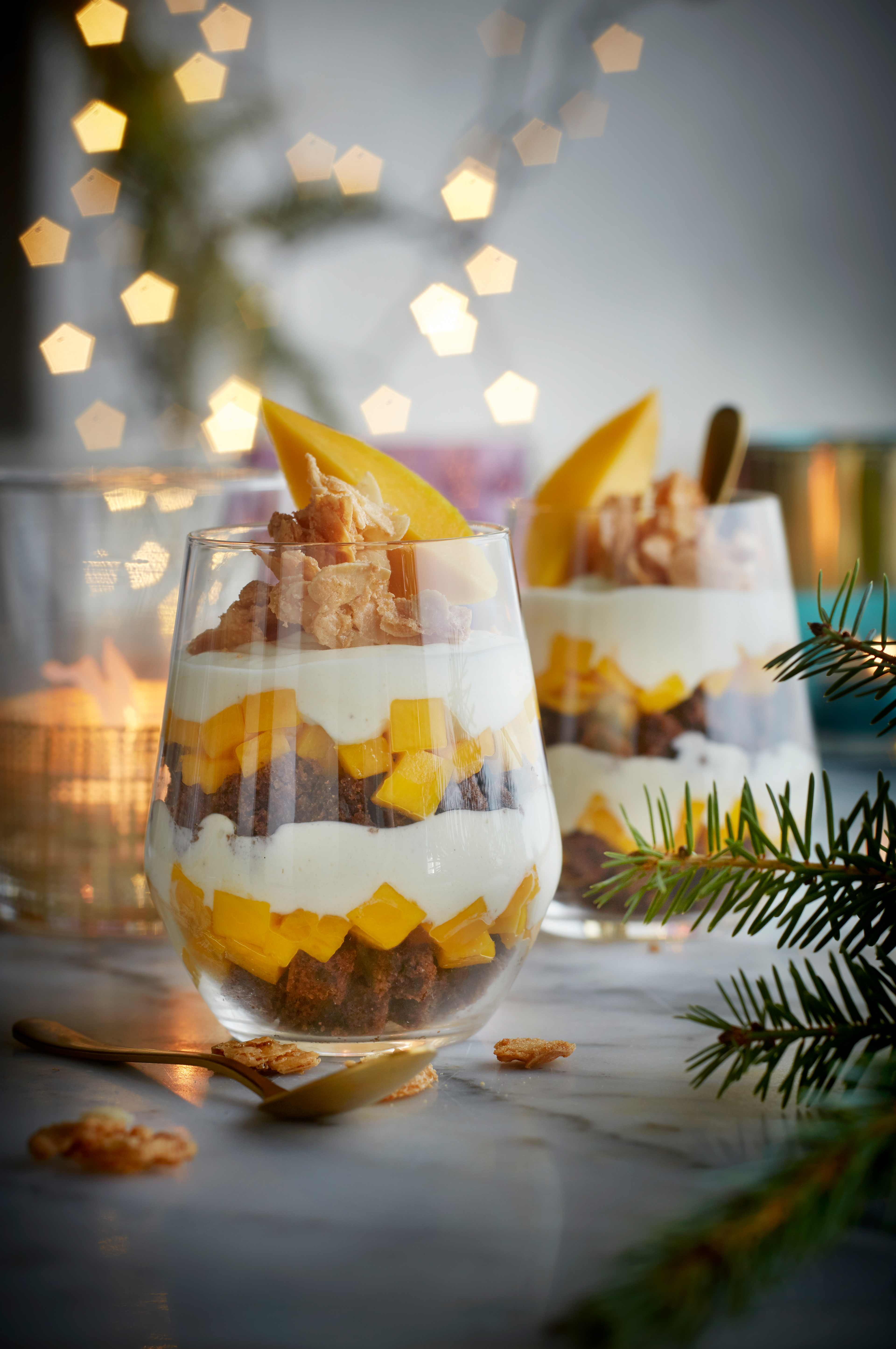 Chocolade-kwarktrifle met mango