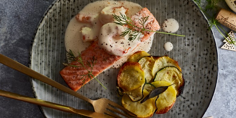 Zalm en garnalen met wittewijnsaus