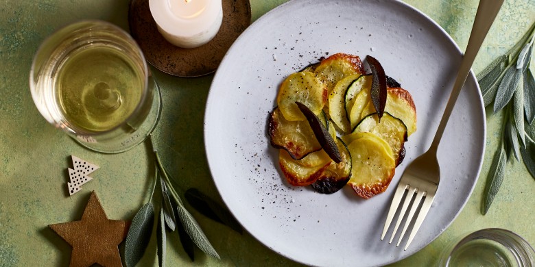 Aardappel-courgetterondjes met salie 
