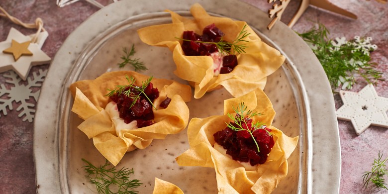 Filobakjes met bietentartaar en mierikswortelcrème