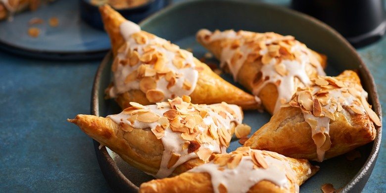 Bananen-envelopjes met kaneelglazuur 