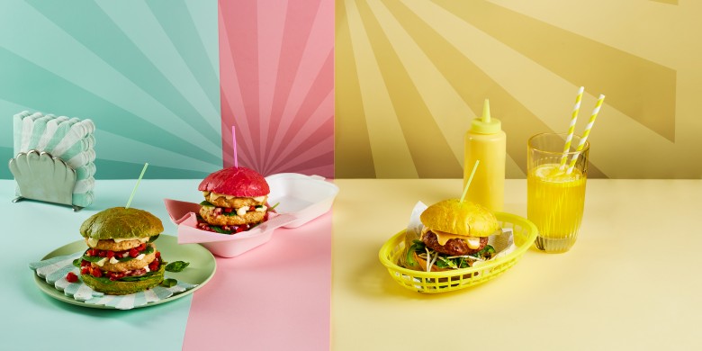 Kip-fetaburger met paprikasalsa 