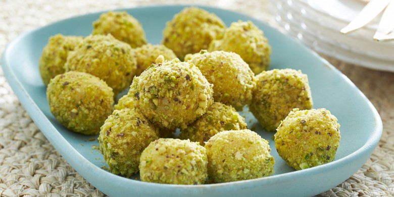 Wittechocoladetruffels met limoen en pistache