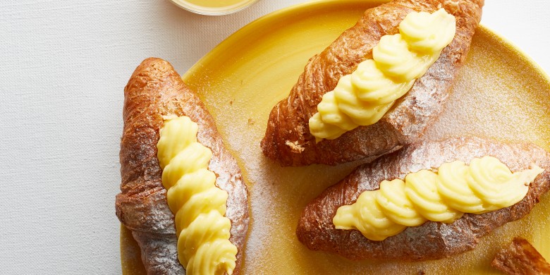 Lemon curd-roomcroissant