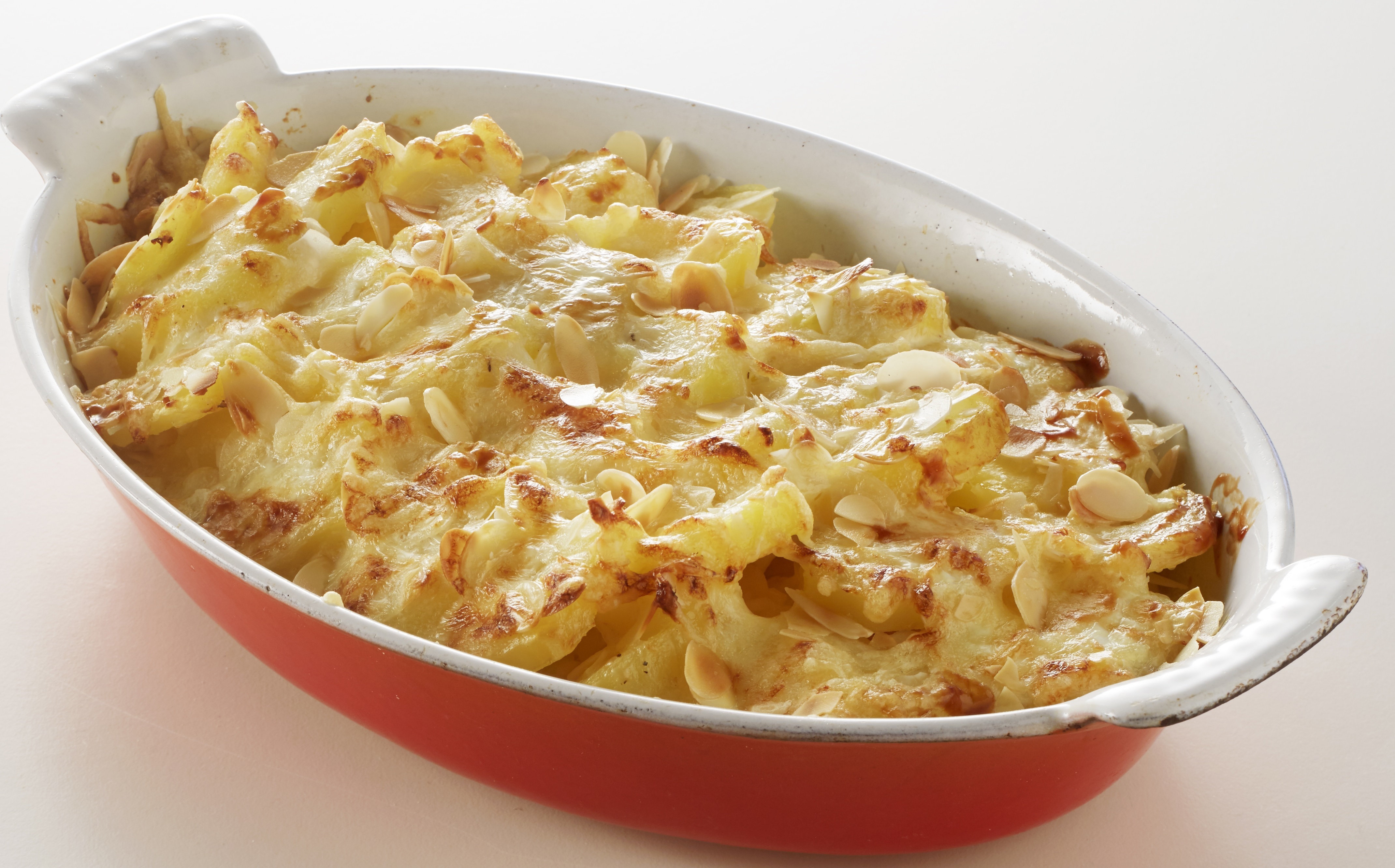 Aardappelgratin met amandel en gruyère