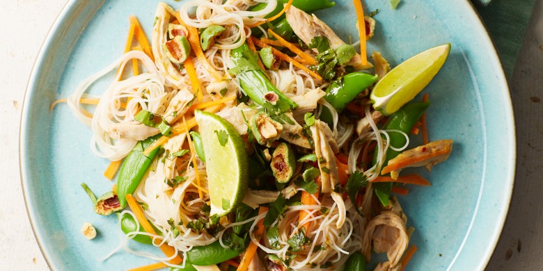 Pulled chicken-salade met korianderdressing