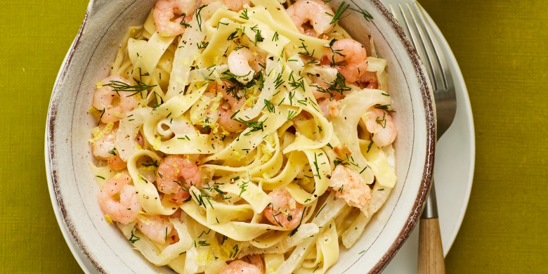 Tagliatelle met venkel, garnalen en dille
