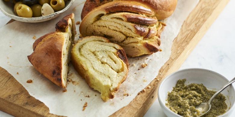 Vlechtbrood met Pesto alla Genovese