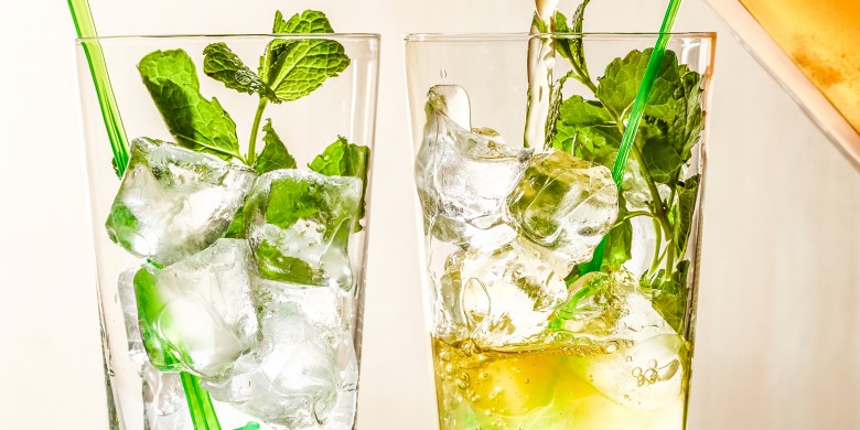 Limoen-ijsthee met gember