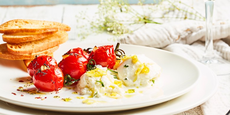 Gemarineerde mozzarella met geroosterde tomaatjes
