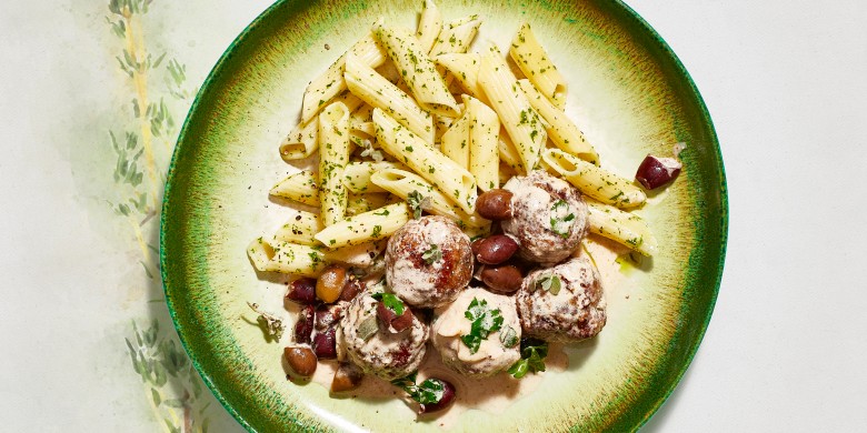 Italiaanse kruidengehaktballetjes in romige oreganosaus