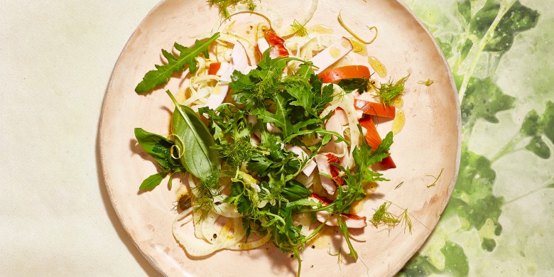 Kruidensalade met venkel en gerookte kip