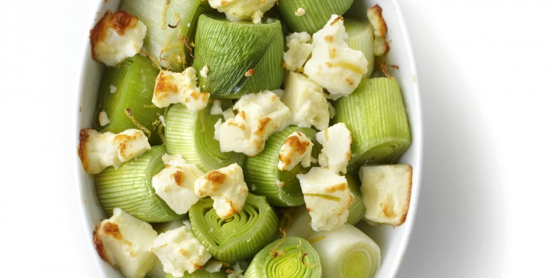 Gegratineerde prei met feta en citroen