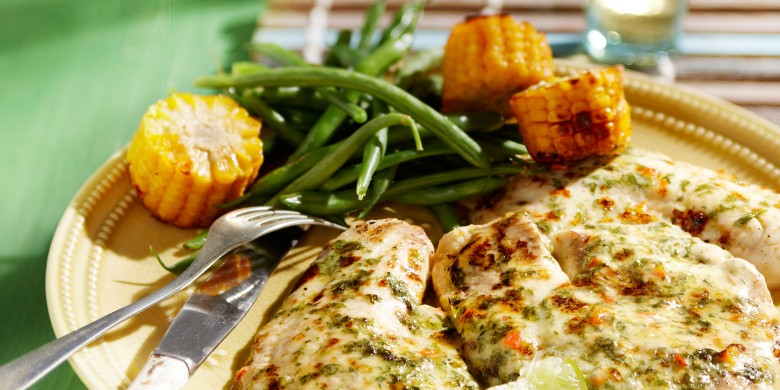 Gegratineerde tilapia met pikante saus