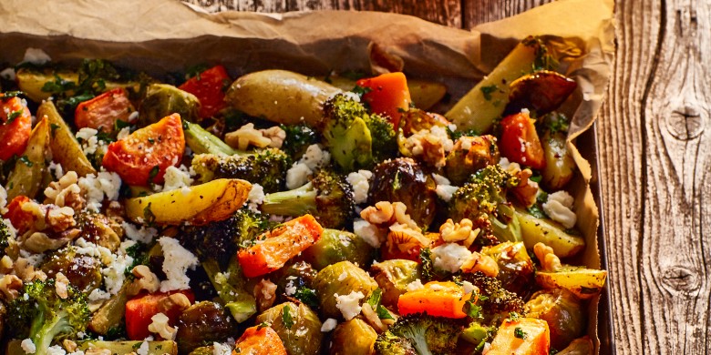 Geroosterde groenten met feta en walnotendressing