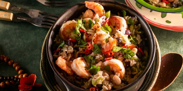 Kokosrijst met gemengde bonen en garnalen 