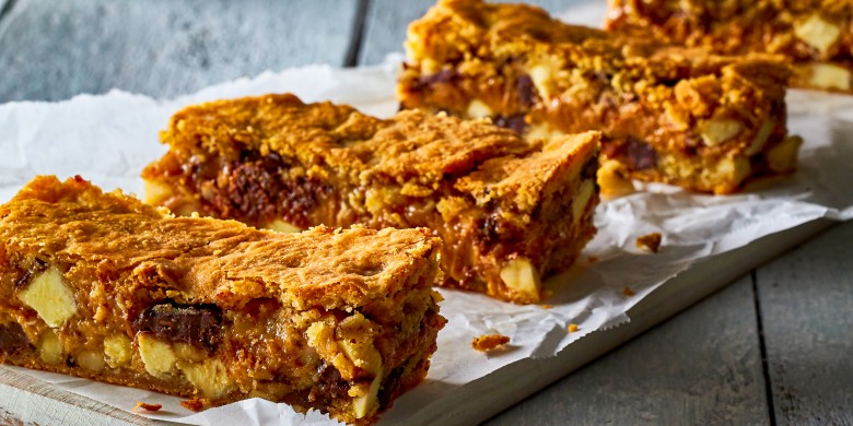 Dulce de leche-bars met amandelen en chocolade