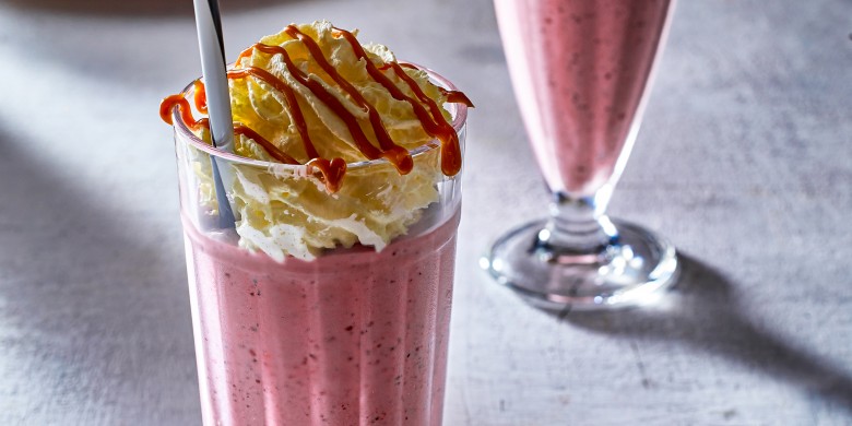 Bosvruchtenmilkshake met dulce de leche 