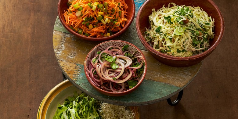 Uiensalade met koriander en munt