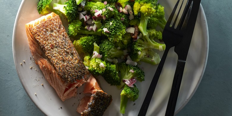 Broccolisalade met zalm