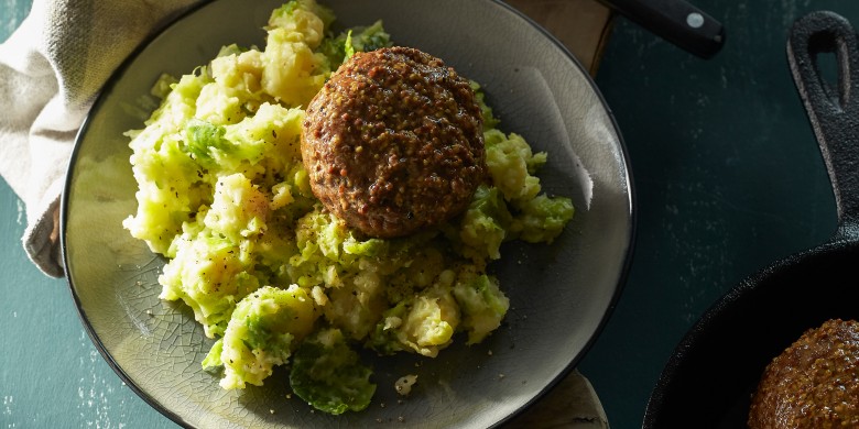 Spruitjesstamppot met cajun-gehaktballen