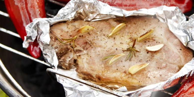 Gegrilde karbonade met rozemarijn en knoflook