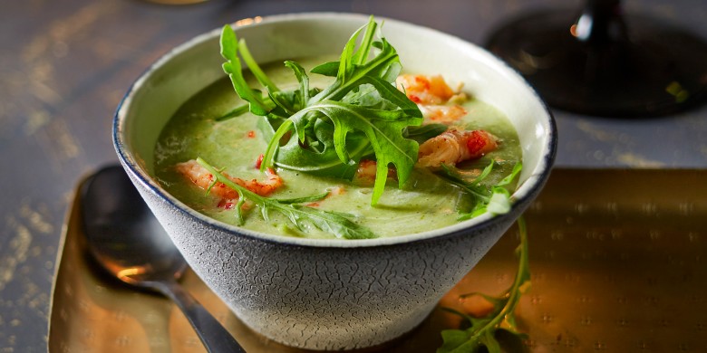 Bosui-crèmesoep met saffraan en rivierkreeftjes