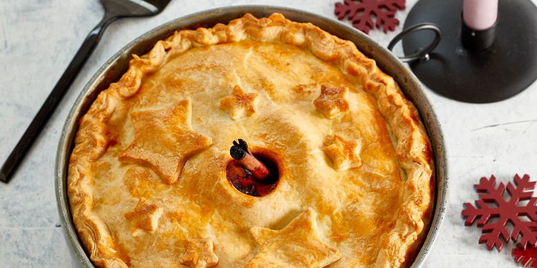 Meat pie met pruimen en appel