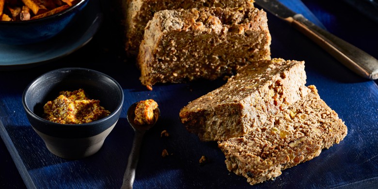 Kruidig gehaktbrood met pecan en rozijnen