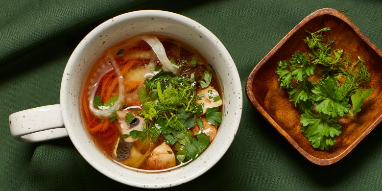 Groentebouillon met groene kruiden