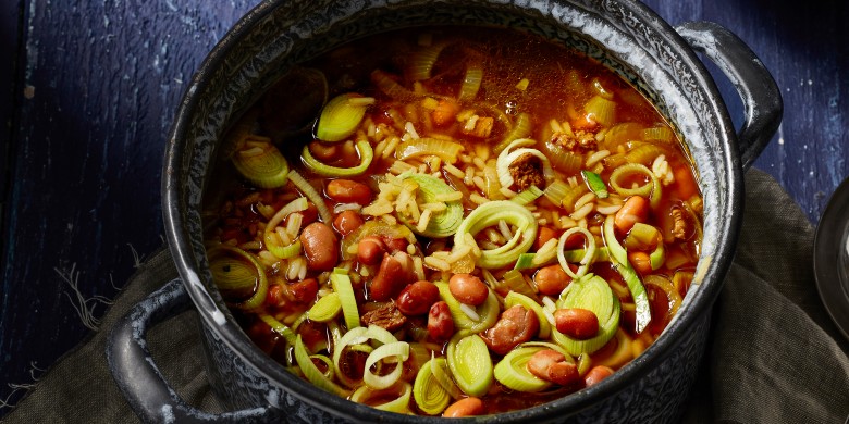 Spicy ketjap-uiensoep