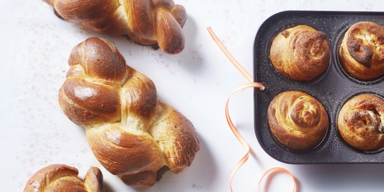 Zoete gevlochten anijsbroodjes