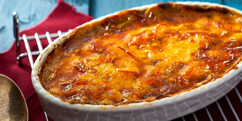 Gebakken rijstdessert met marmeladesiroop