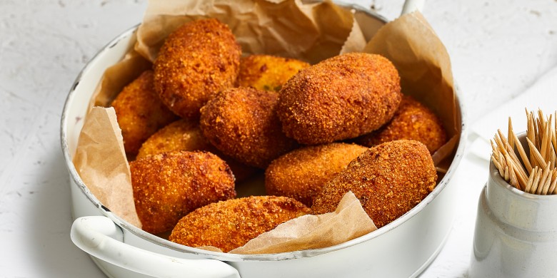 Kaaskroketjes met mosterddip