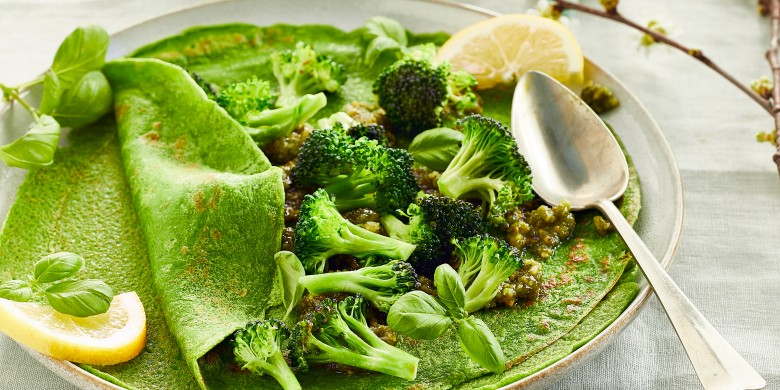 Spinaziecrêpes met broccoli en pistachepesto
