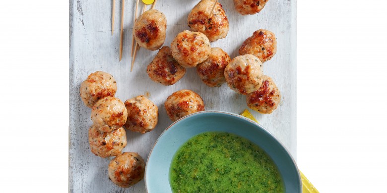 Kipgehaktballetjes met salsa verde