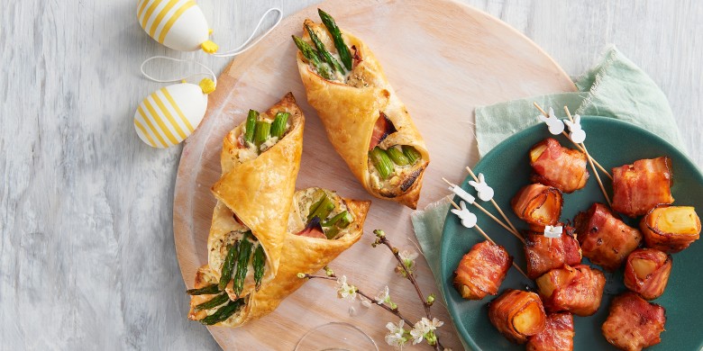 Bladerdeeghapjes met groene asperges en ham