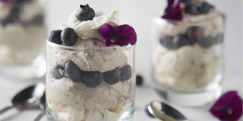 Bessen-schuimdessert